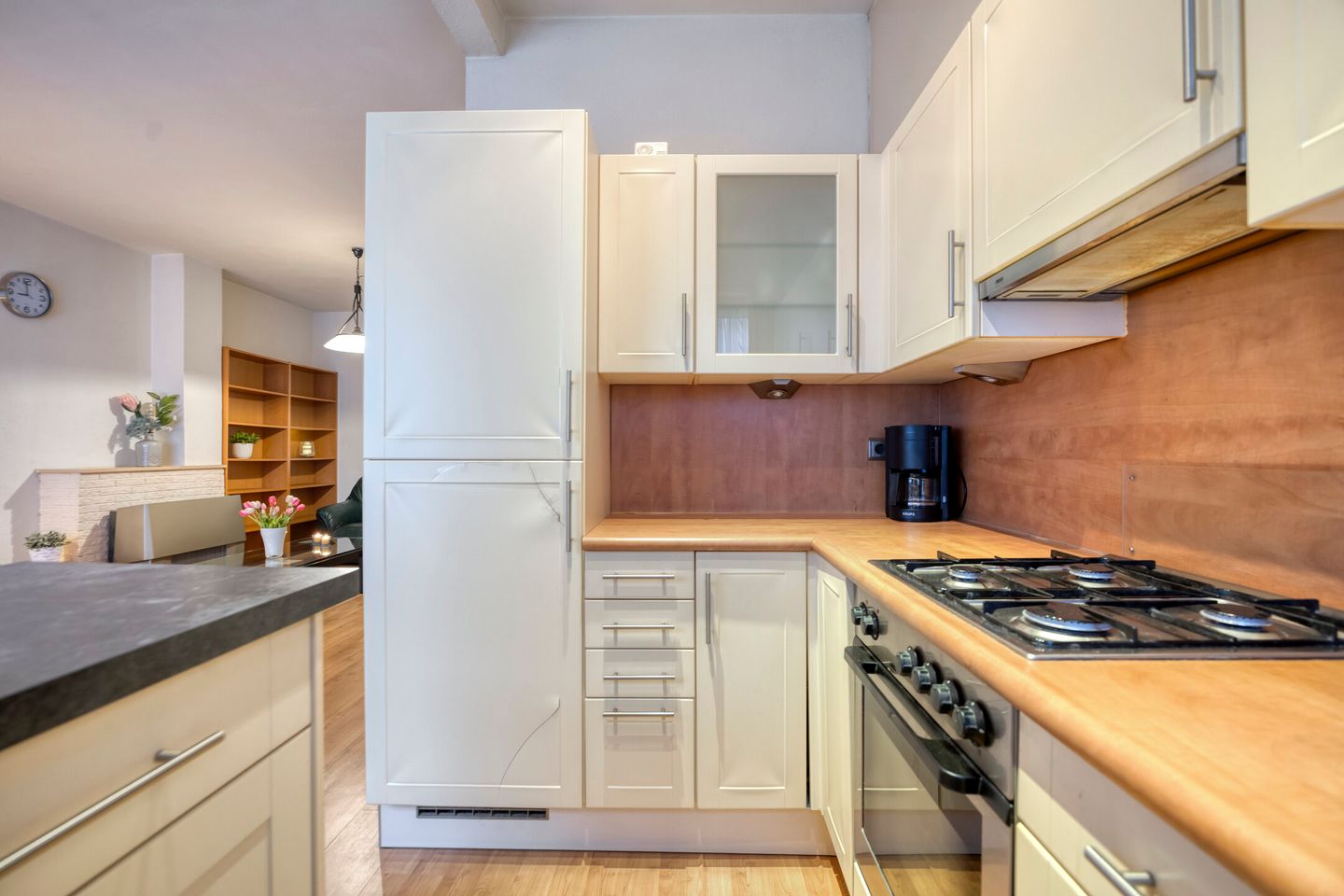 Foto 10 van Nieuwenhoornstraat 102-A