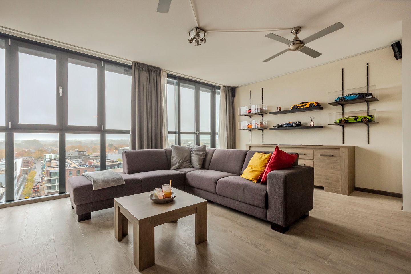 Foto 10 van Raadhuisplein 152