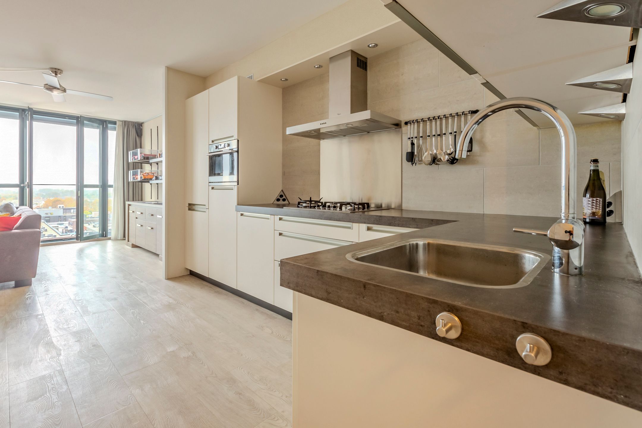 Foto 15 van Raadhuisplein 152