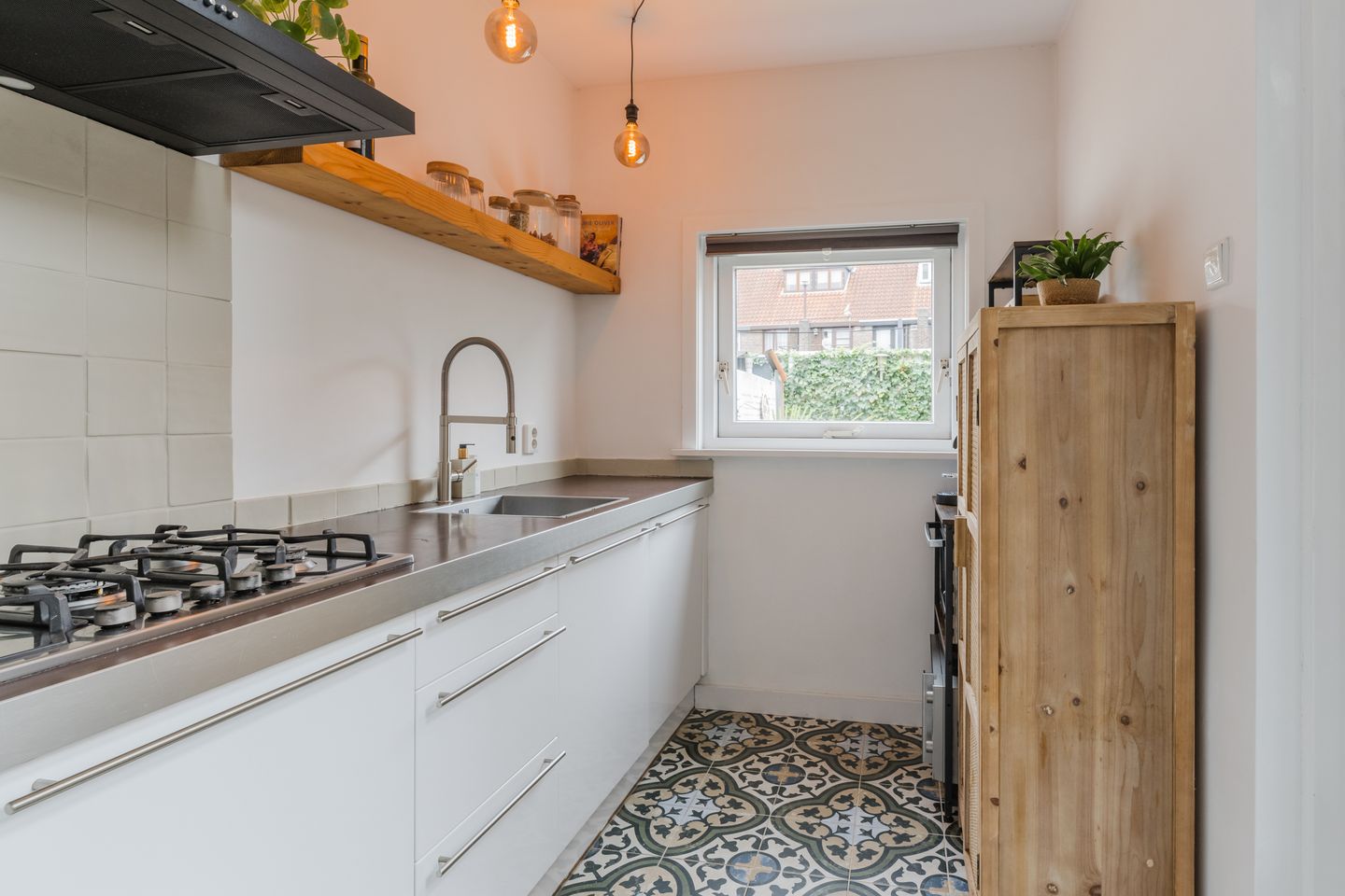 Photo 10 of Nuijtsstraat 37