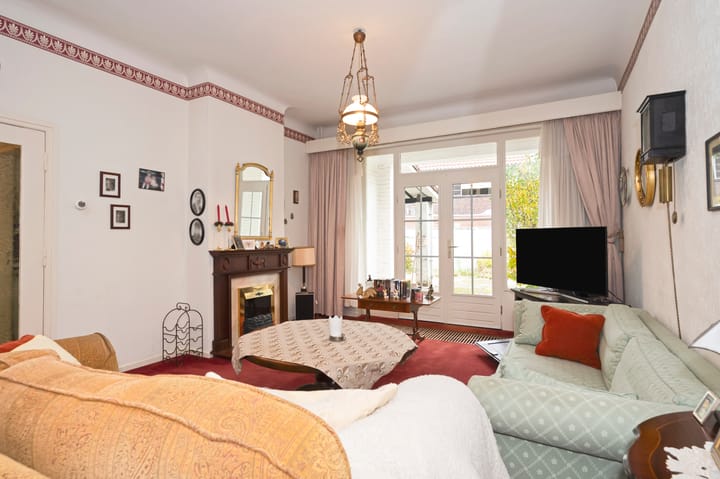 Photo 15 of Landweringstraat 12