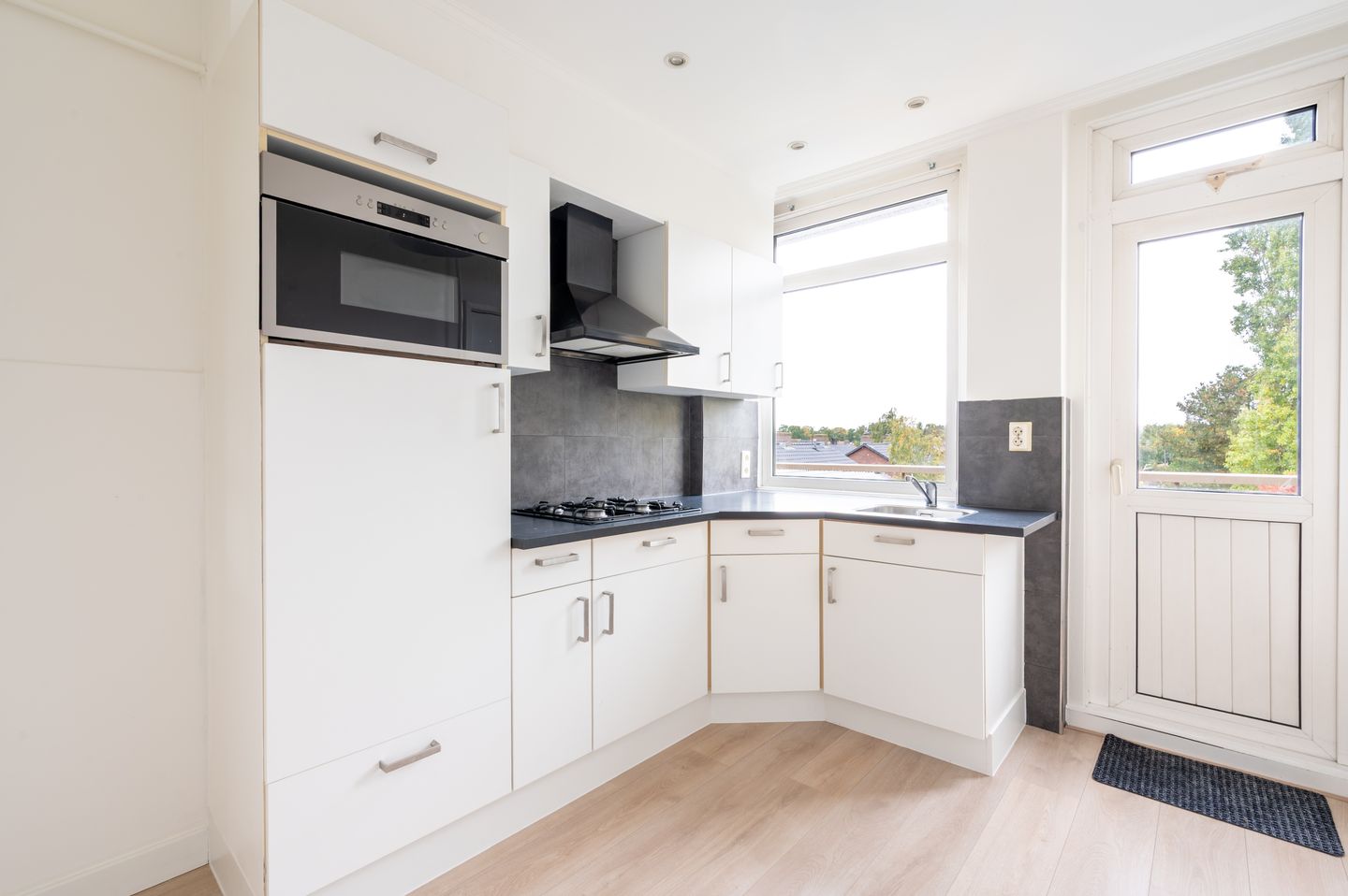 Foto 10 van Adelaarslaan 116