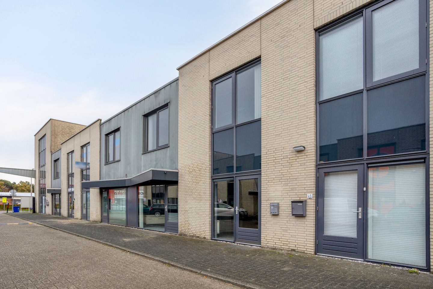 Bekijk foto 3 van Aphroditestraat 47