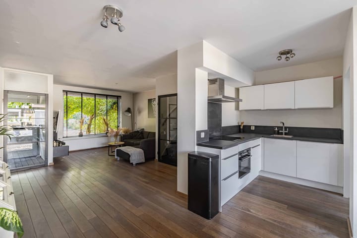 Photo 2 of Beuninge 68