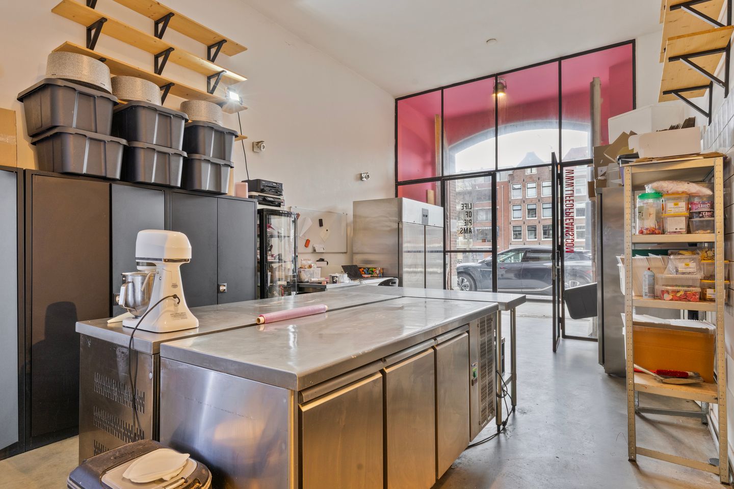 View photo 3 of Marnixstraat 196-H