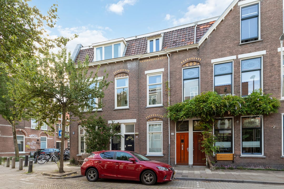 Photo 1 of Douwes Dekkerstraat 20