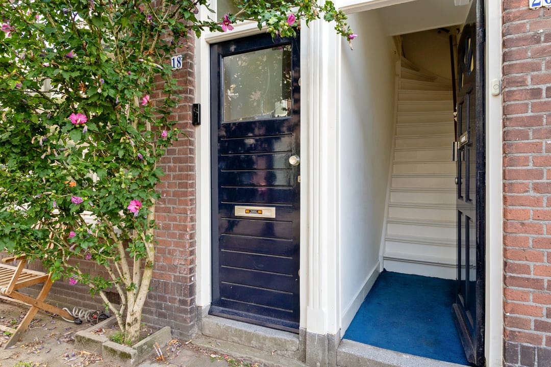 Photo 8 of Douwes Dekkerstraat 20