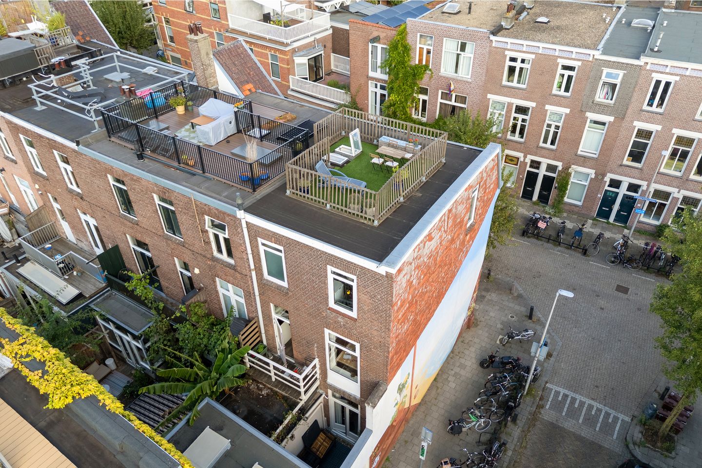 Photo 40 of Douwes Dekkerstraat 20