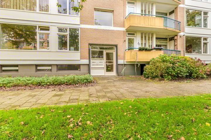 Photo 28 of Van Ostadelaan 124