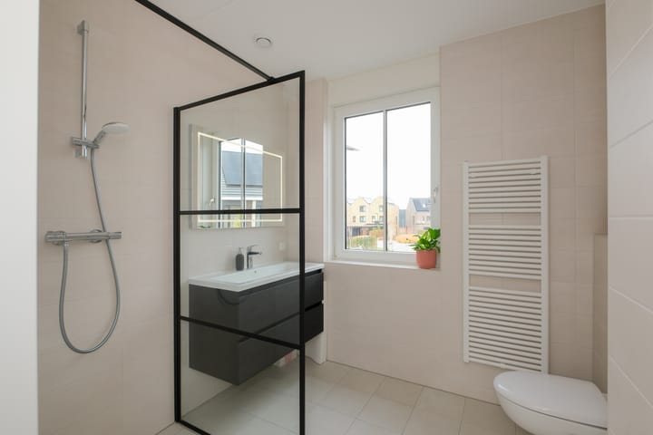 Photo 16 of Kroesestraat 10