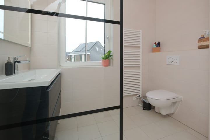 Photo 17 of Kroesestraat 10