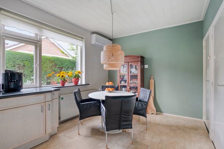 Photo 13 of Burgemeester Bouwensweg 6