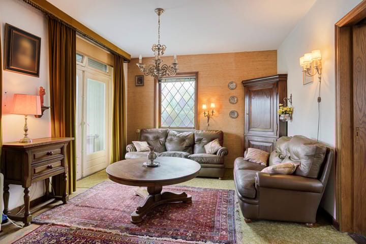 Photo 4 of Graaf van Bronkhorststr 11