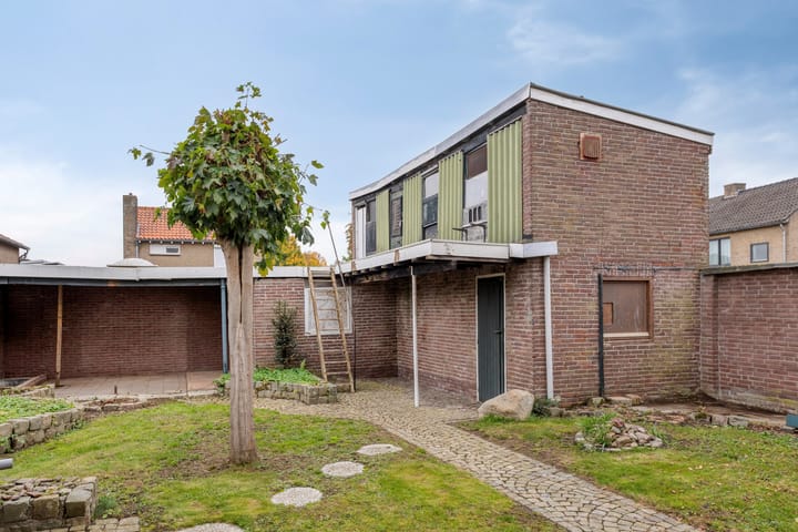 Photo 30 of Graaf van Bronkhorststr 11