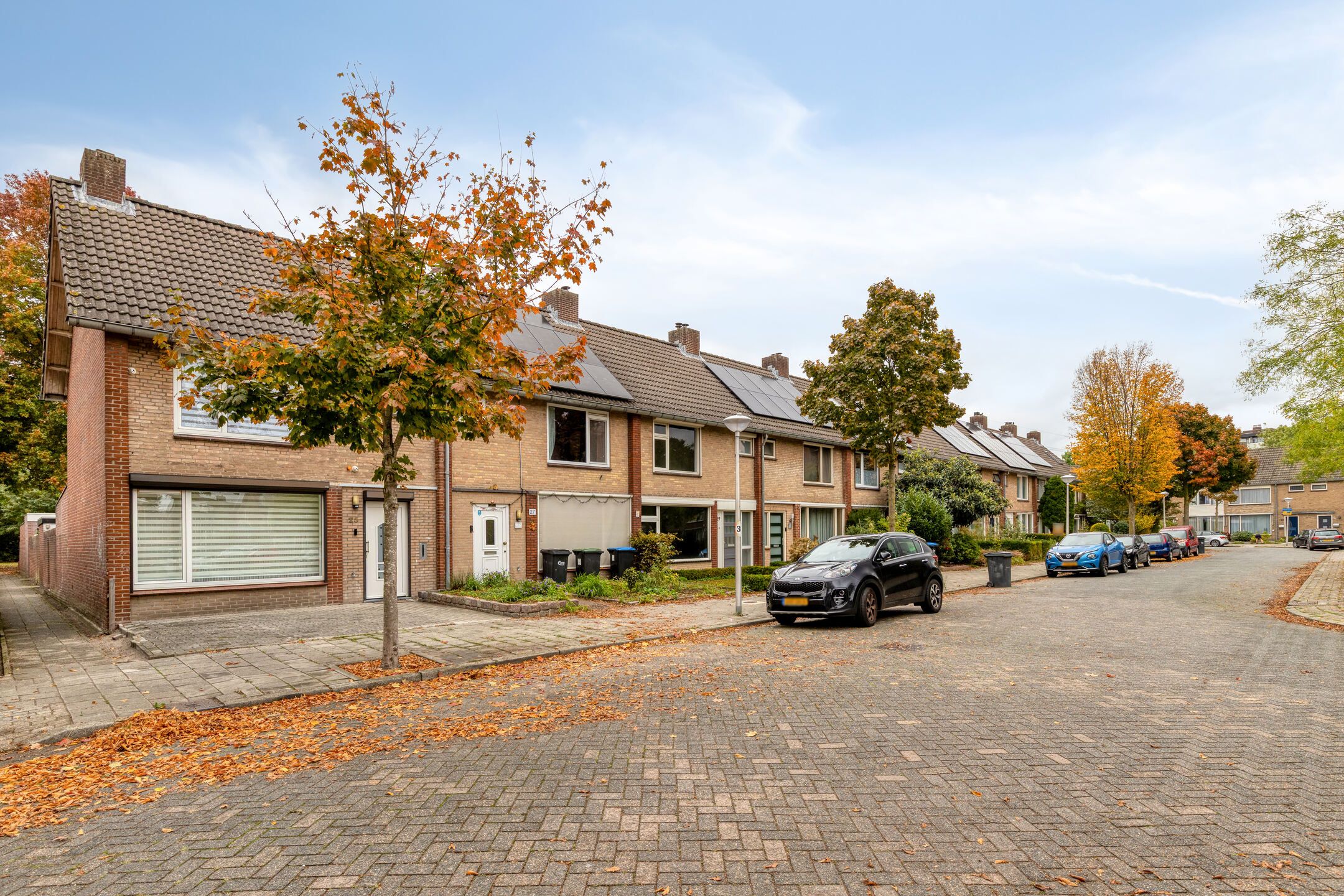 Photo 3 of Adelaertstraat 25