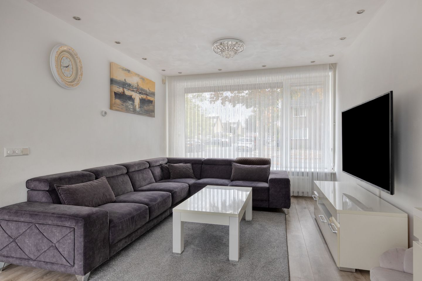 Photo 5 of Adelaertstraat 25