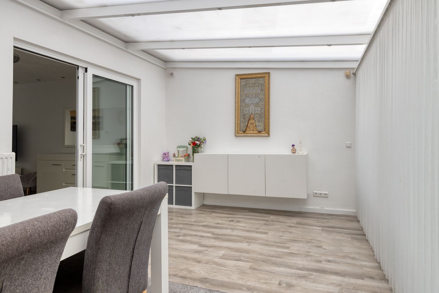 Photo 14 of Adelaertstraat 25