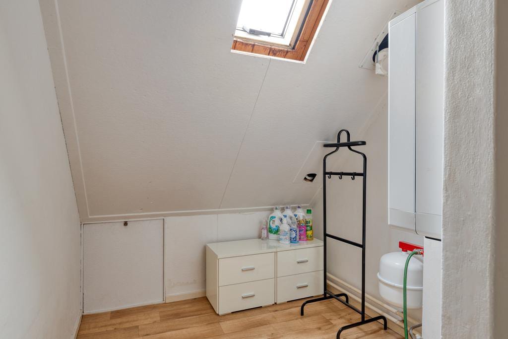 Photo 22 of Adelaertstraat 25