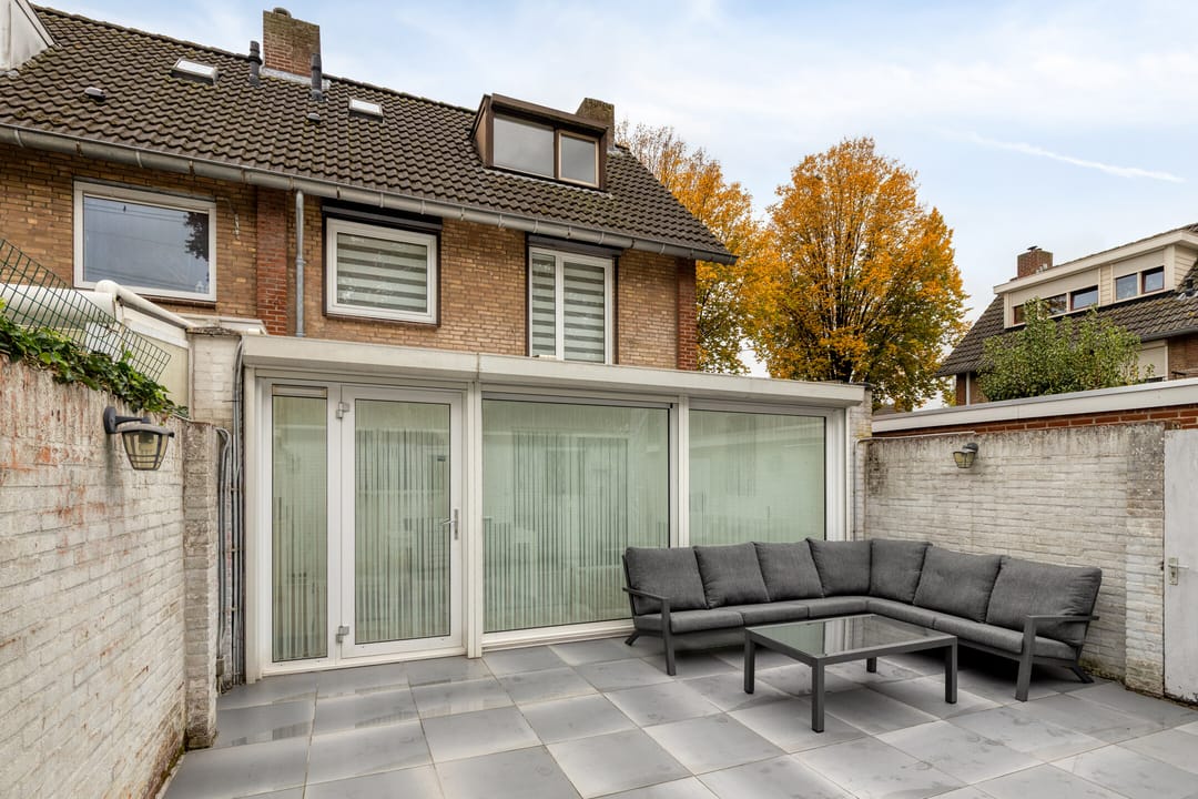 Photo 26 of Adelaertstraat 25