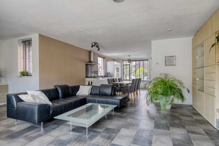 Photo 2 of Steenplaat 20