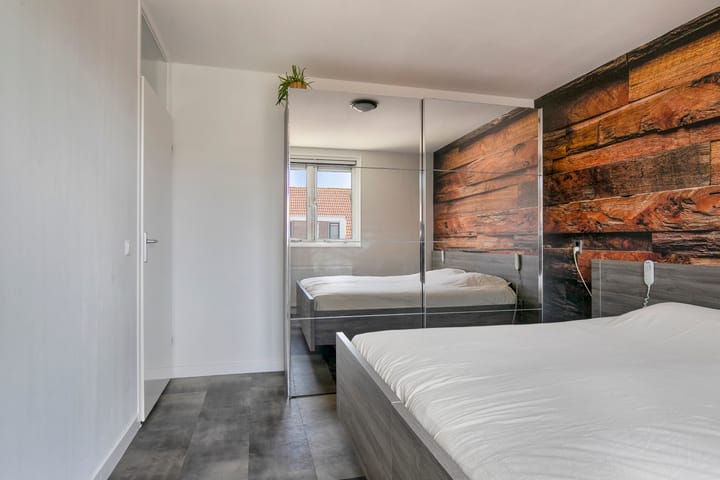 Photo 16 of Steenplaat 20