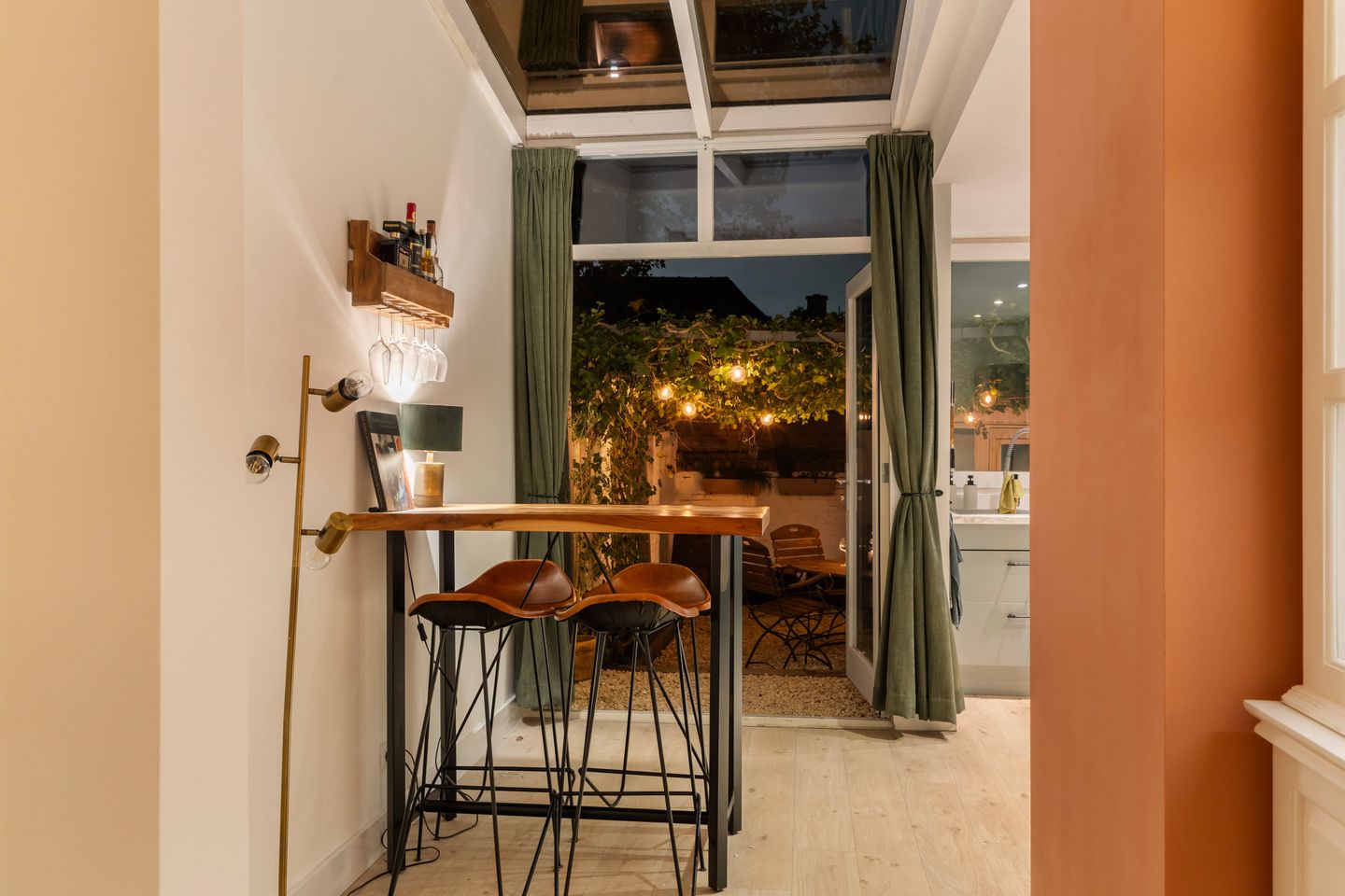 Foto 4 van Van der Helststraat 3