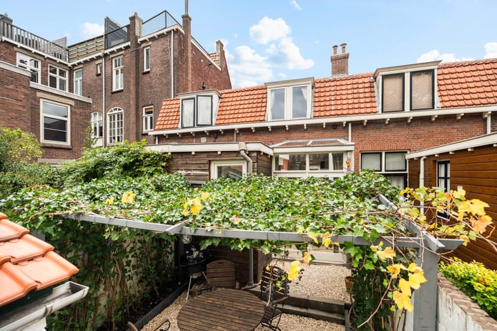 Foto 32 van Van der Helststraat 3