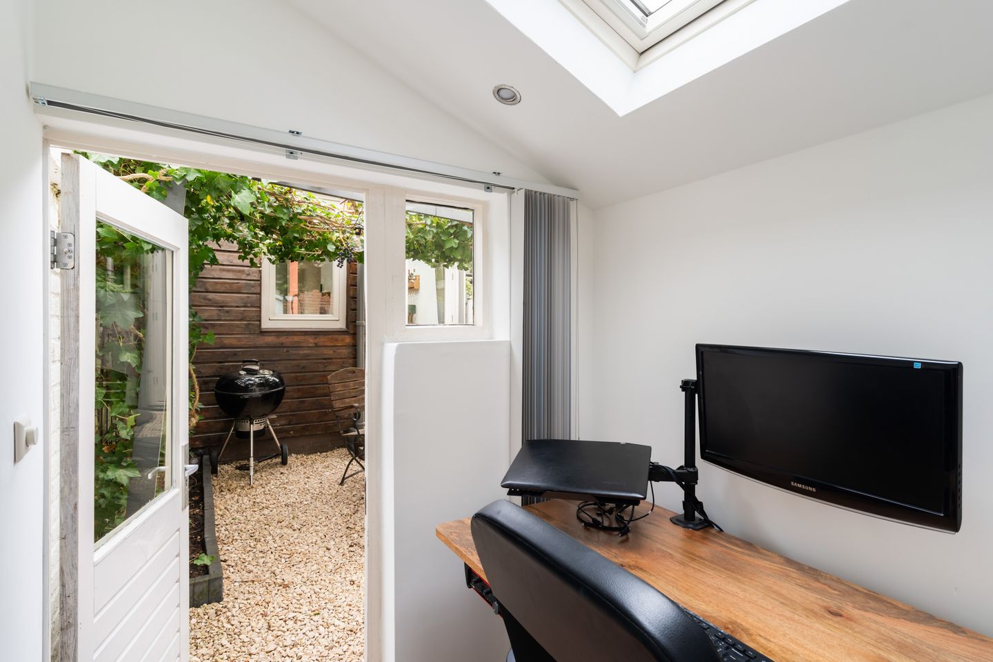 Foto 35 van Van der Helststraat 3