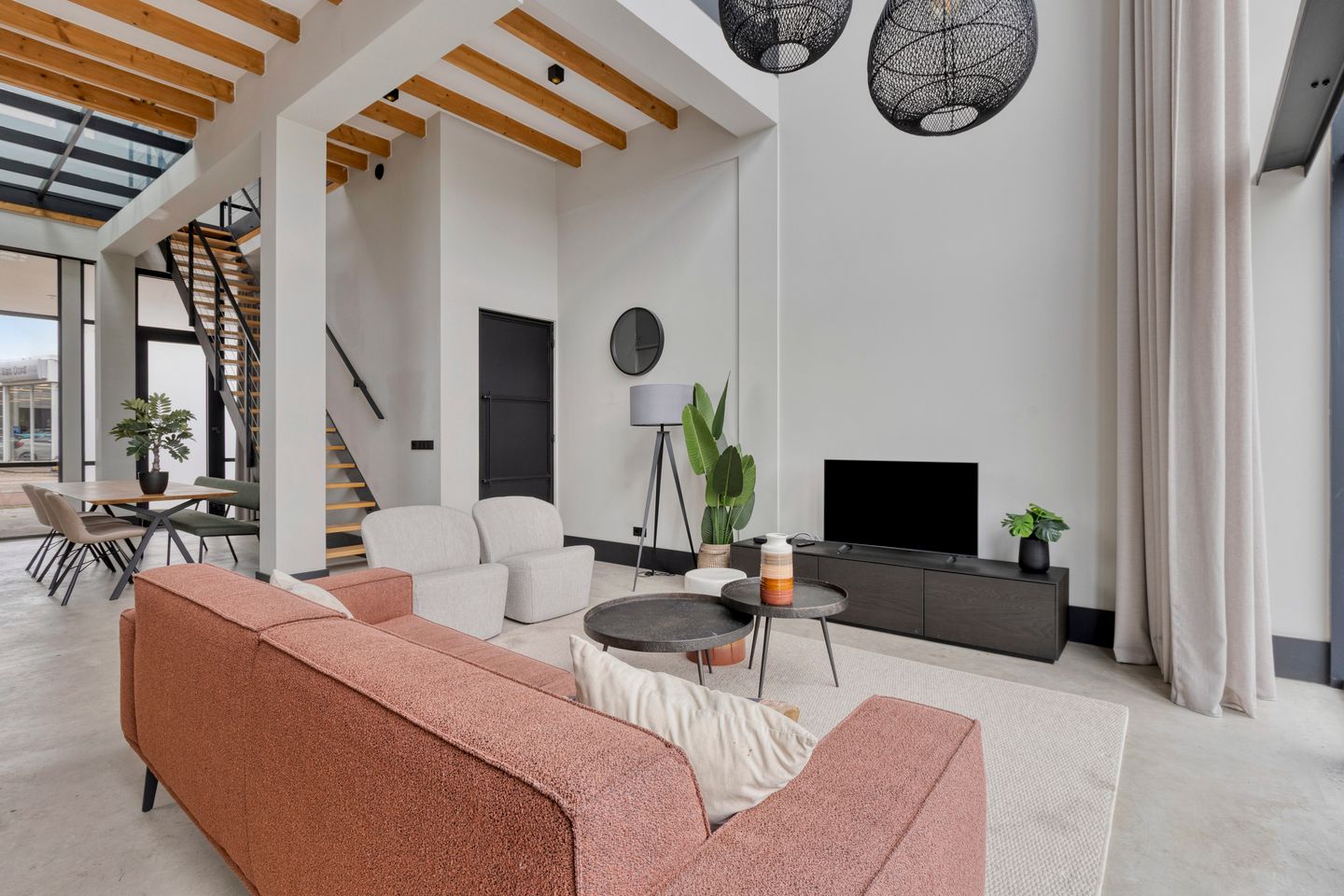 Photo 10 of Straatweg 52-A