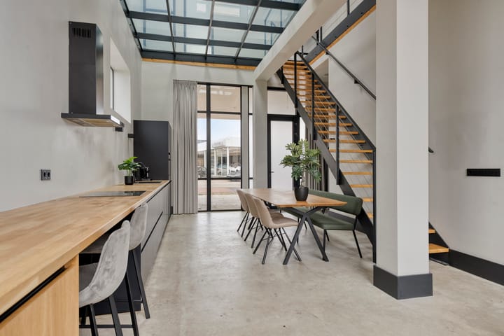 Photo 12 of Straatweg 52-A