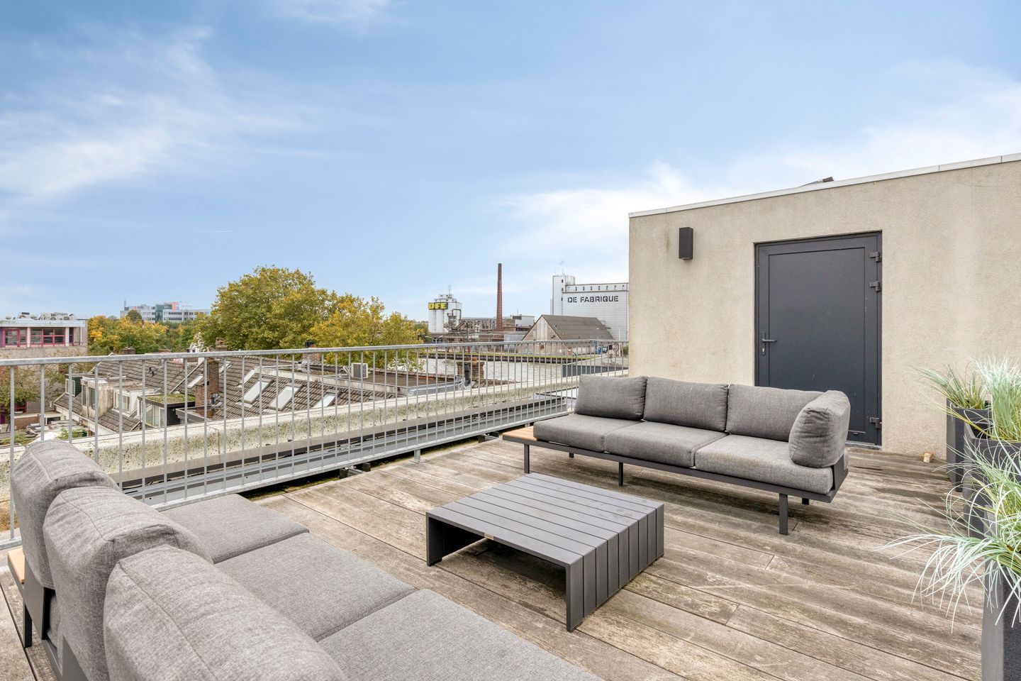 Photo 29 of Straatweg 52-A