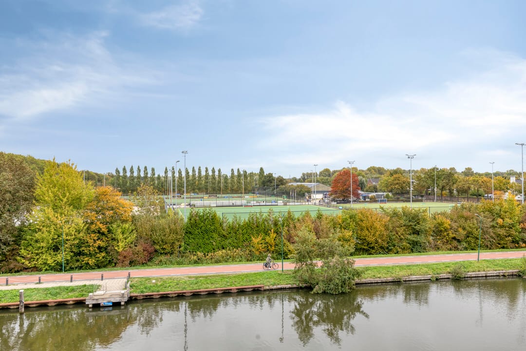 Photo 32 of Straatweg 52-A