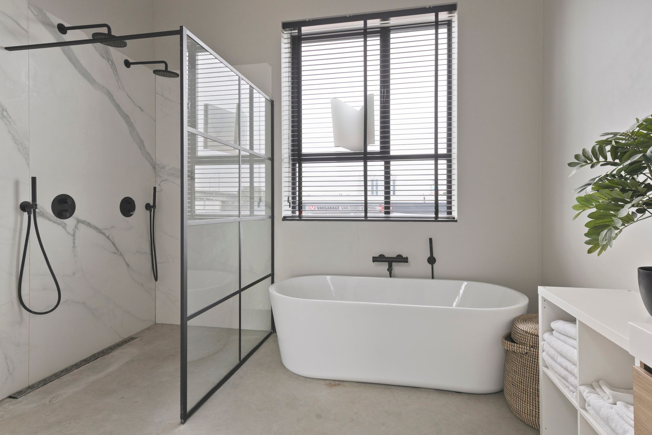 Photo 24 of Straatweg 52-A