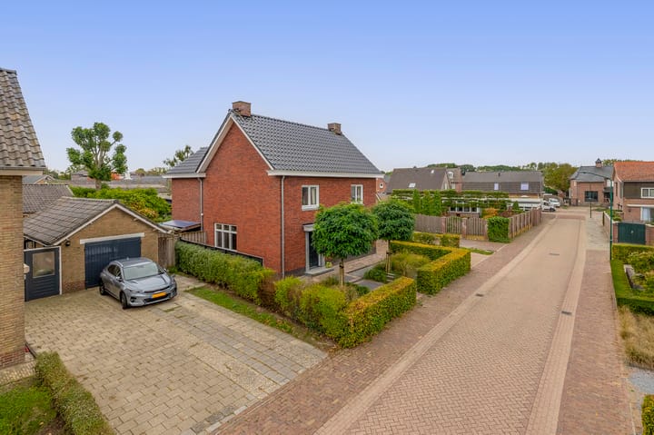 Foto 36 van De Flerustraat 4