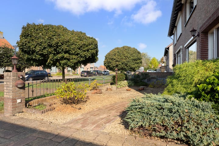 Photo 8 of Burgemeester Smitstraat 14