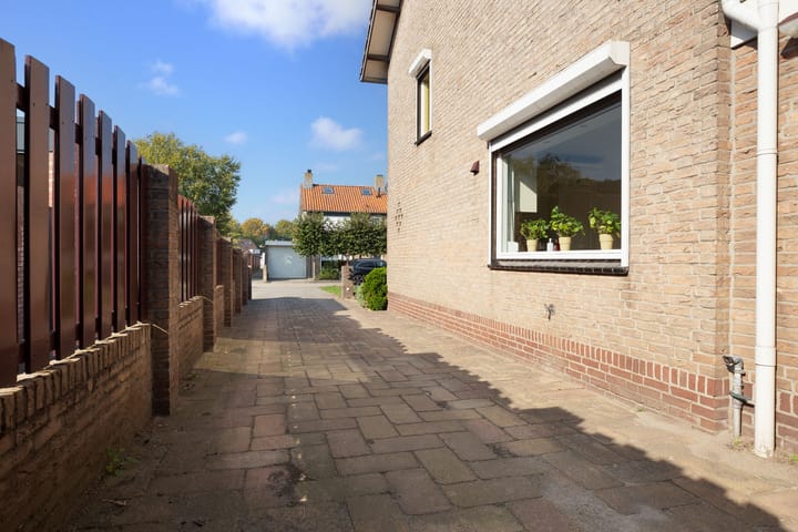 Photo 9 of Burgemeester Smitstraat 14