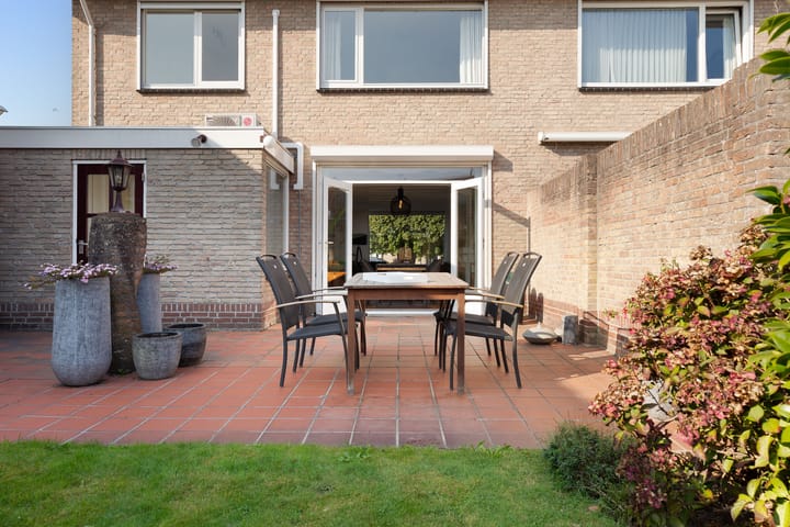 Photo 23 of Burgemeester Smitstraat 14