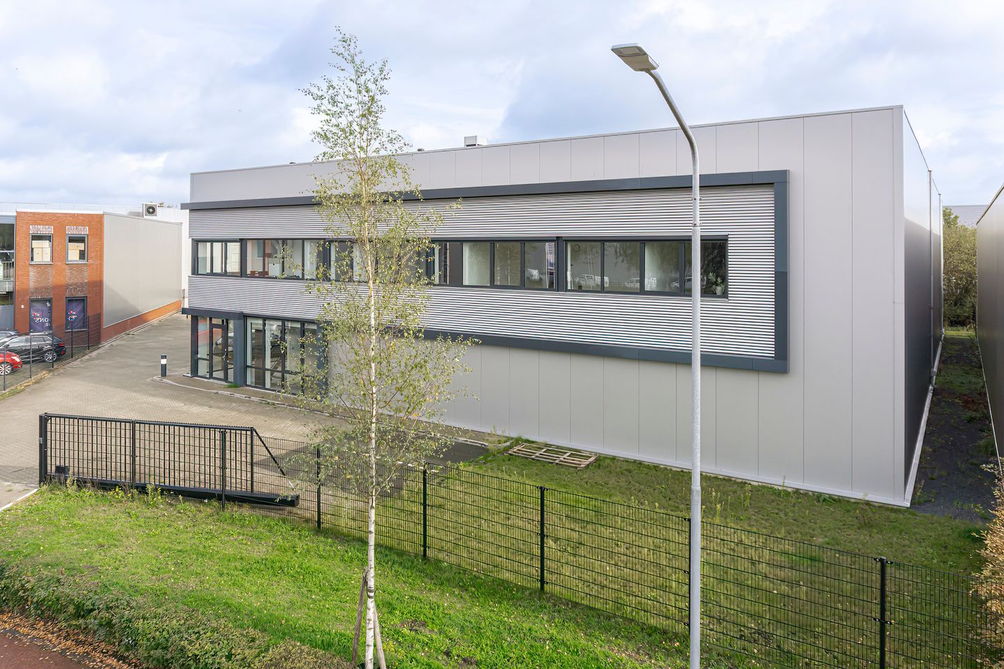 View photo 2 of Mandenmakerstraat 17