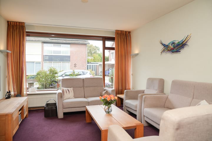 Foto 2 van van Almondestraat 8