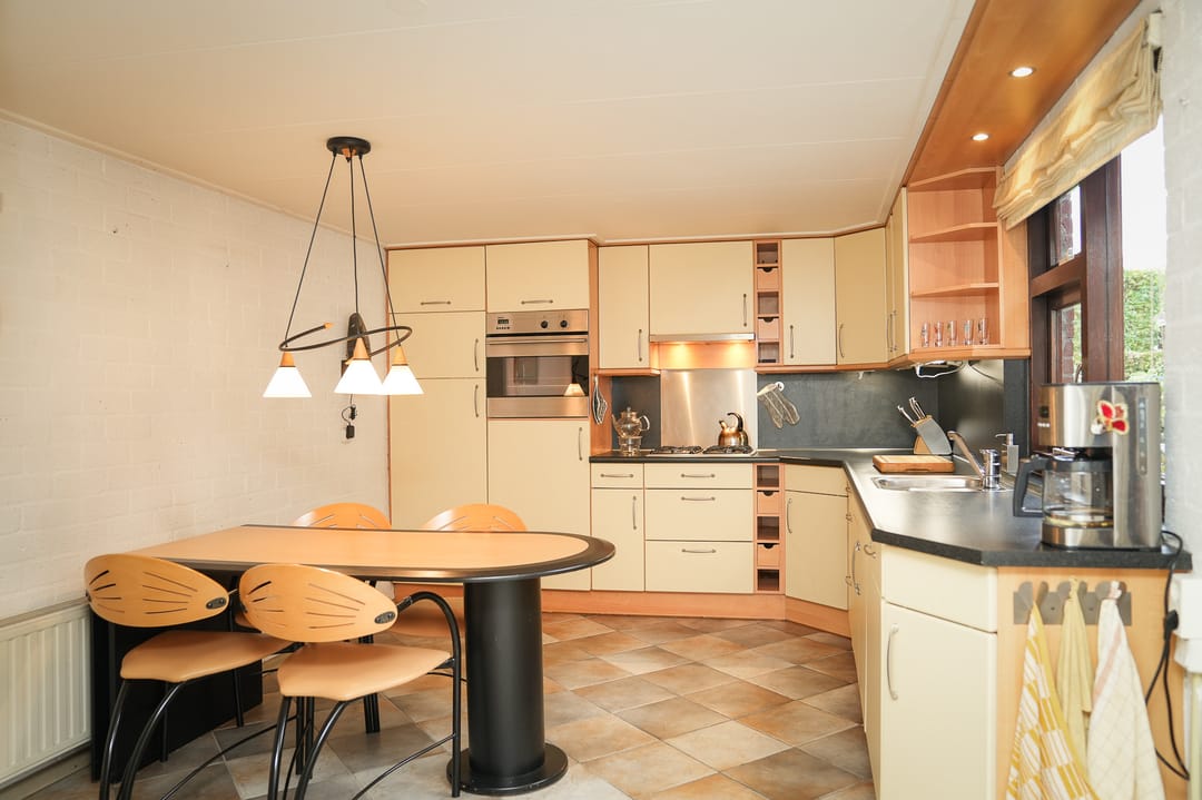 Foto 8 van van Almondestraat 8