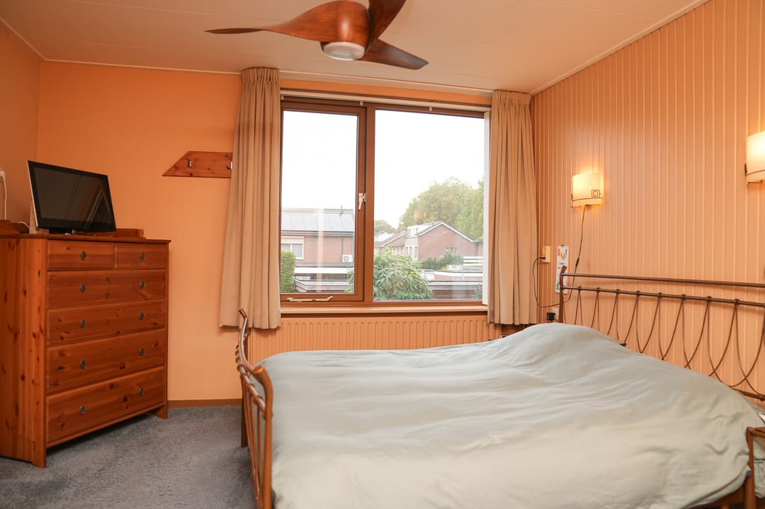 Foto 11 van van Almondestraat 8