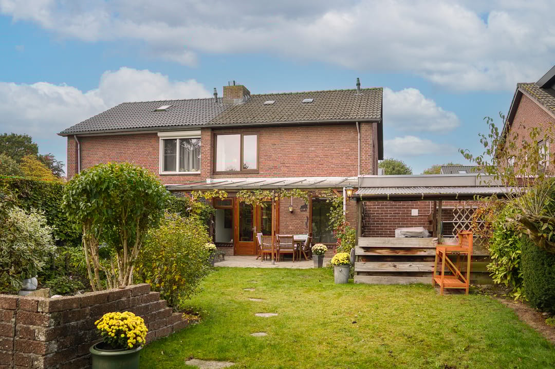 Foto 23 van van Almondestraat 8