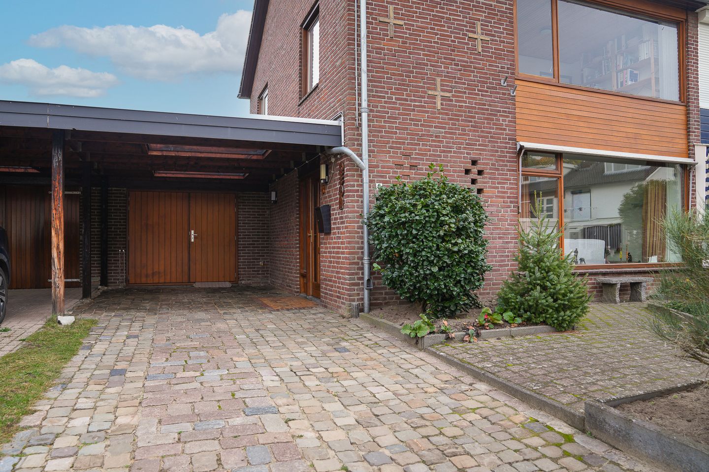 Foto 25 van van Almondestraat 8