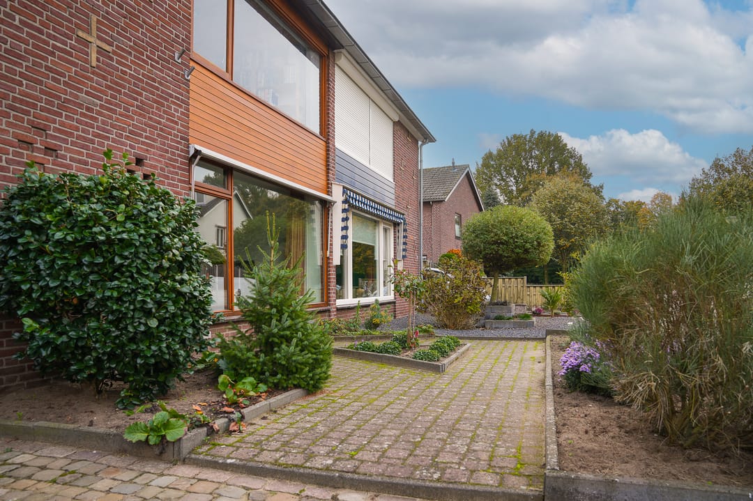 Foto 26 van van Almondestraat 8