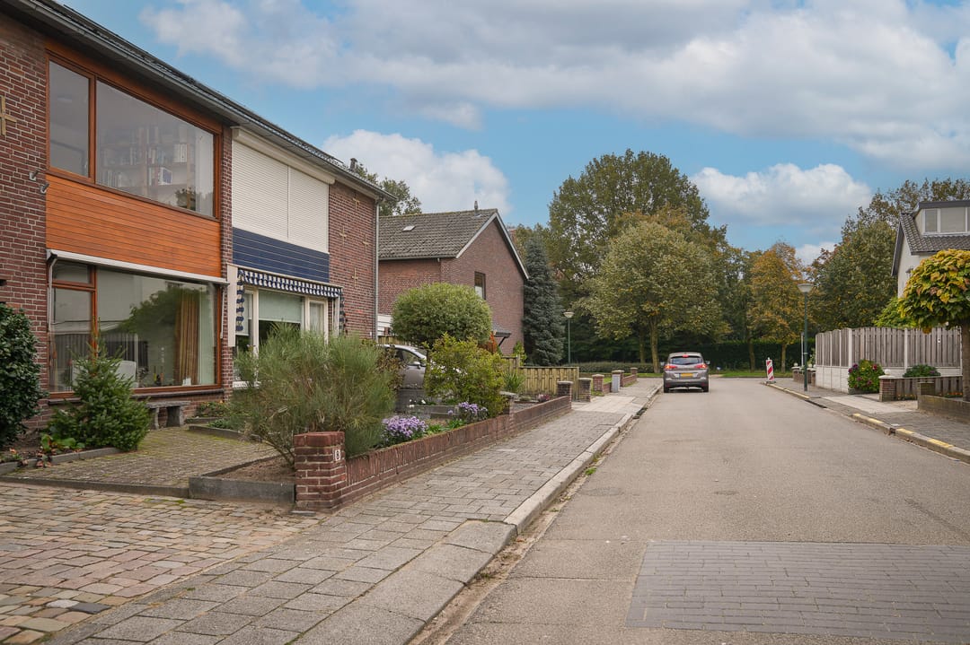 Foto 28 van van Almondestraat 8