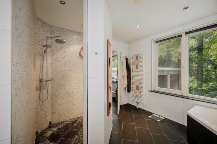 Foto 45 van Middenweg 10