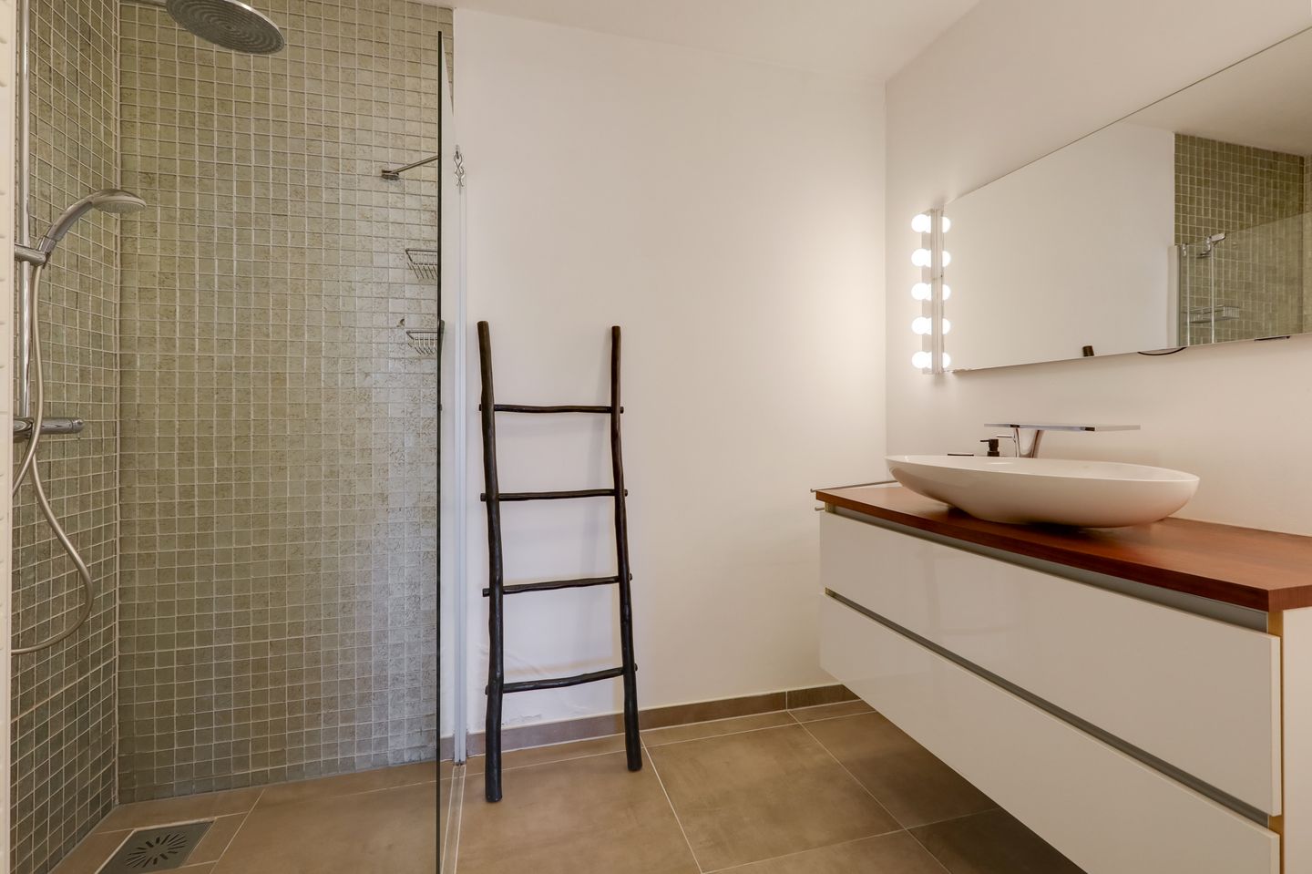 Photo 4 of Utrechtsestraat 44-13