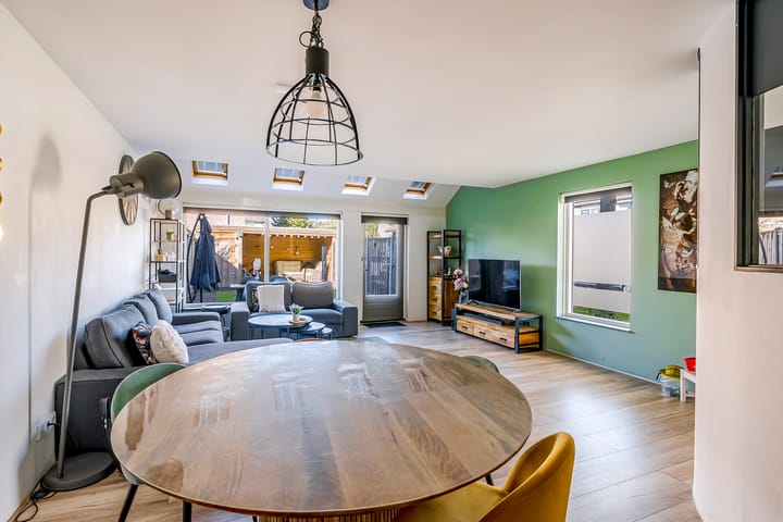 Foto 8 van Alban Bergstraat 2