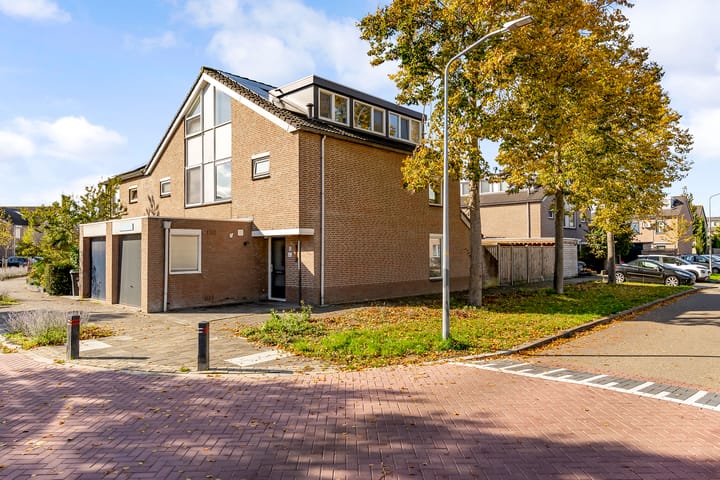 Foto 61 van Alban Bergstraat 2