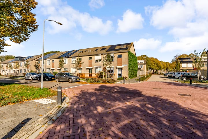 Foto 62 van Alban Bergstraat 2